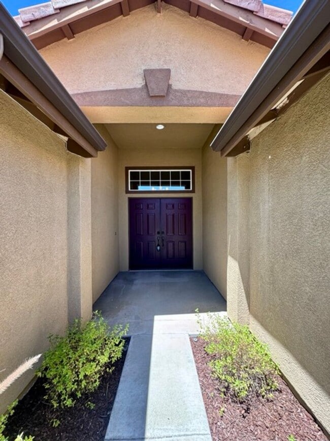 Building Photo - Available for LEASE! 3 bedroom 2 bathroom ...