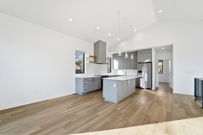 Building Photo - 33 N Blacksmith Ln