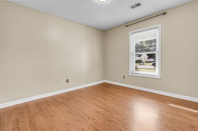 Building Photo - 111 Hopper Dr