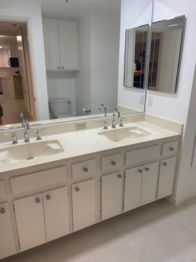 Building Photo - 2700 Lawrence Crossley Rd