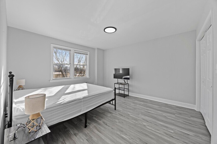 Building Photo - 5716 Leith Walk