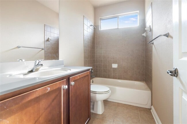 Building Photo - 1709 Greenside Trail