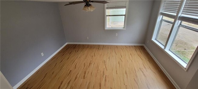 Building Photo - 611 Thrasher Ln