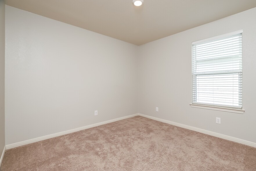 Building Photo - 7210 Lazy Cyn