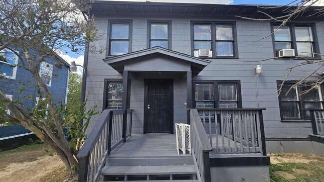 Building Photo - 407/409 Natalen Avenue