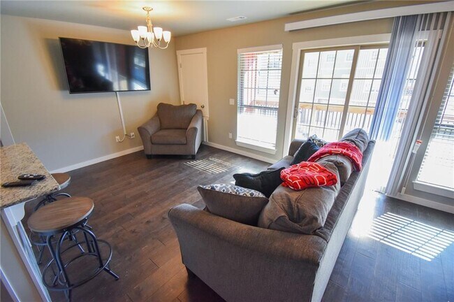 Building Photo - 2798 W Blackstone Crossing