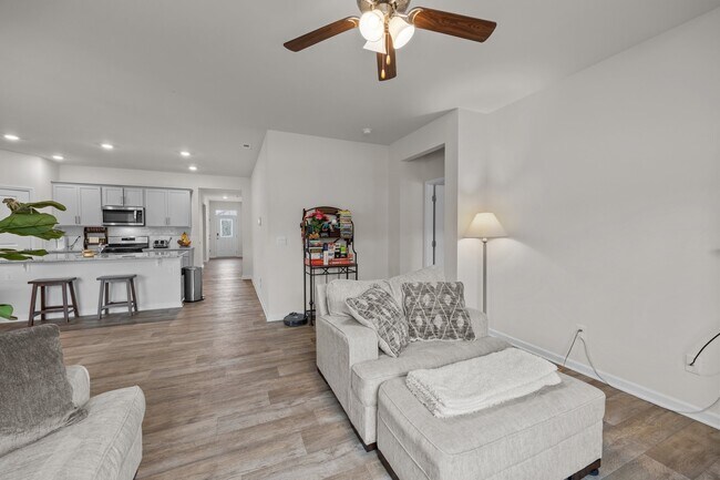 Building Photo - 400 Louisia Mae Way