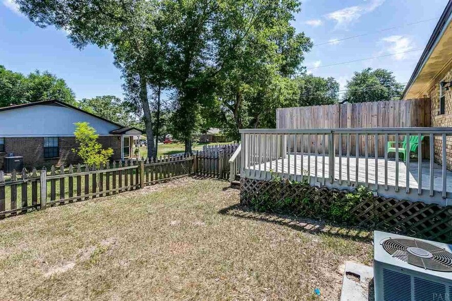 Building Photo - 4800 Tradewinds Dr