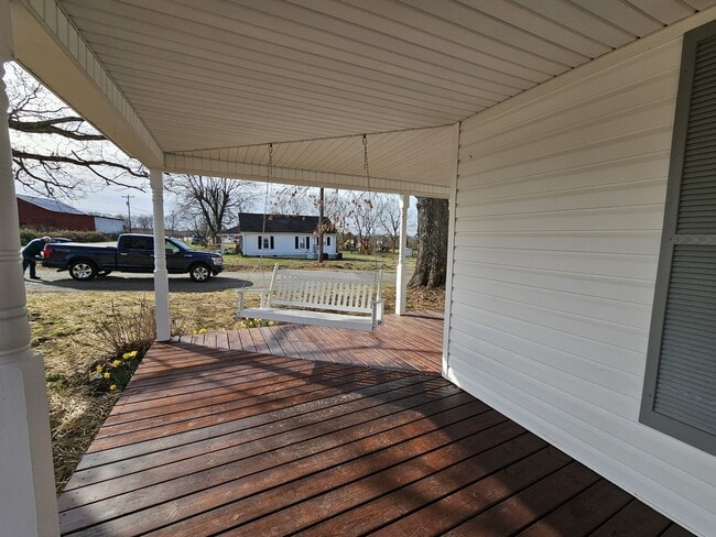 Building Photo - 359 Flat Rock Rd