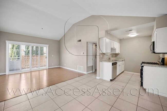 Building Photo - Fullerton Condo Near CSUF + Easy Freeway Access