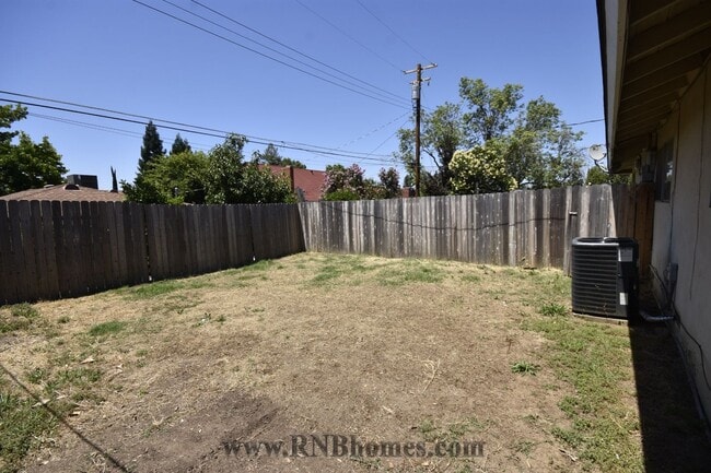 Building Photo - 7135 Cobalt Way