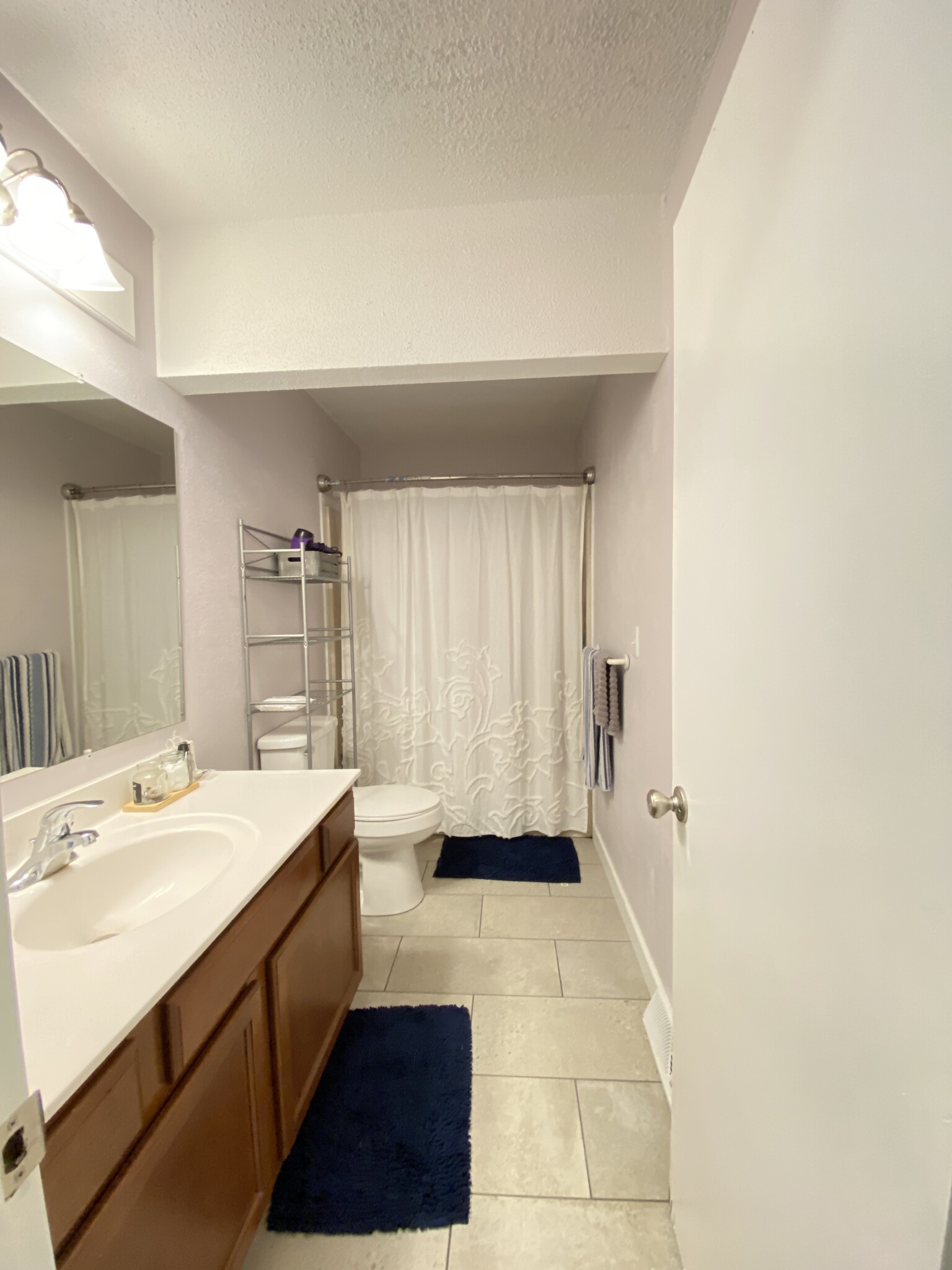 Full Bath - 1309 Millbrook Ct