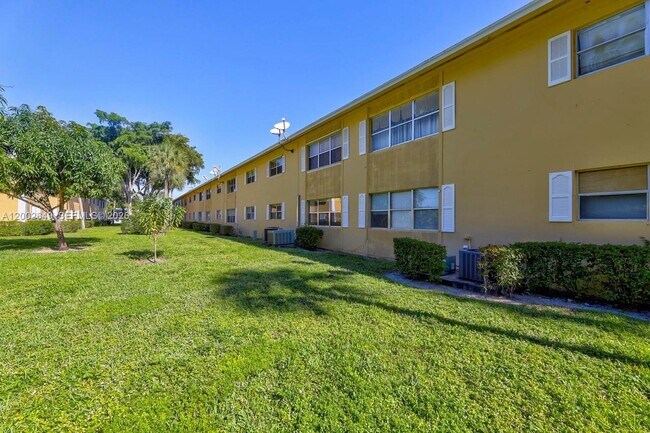 Building Photo - 610 SE 2nd Ave