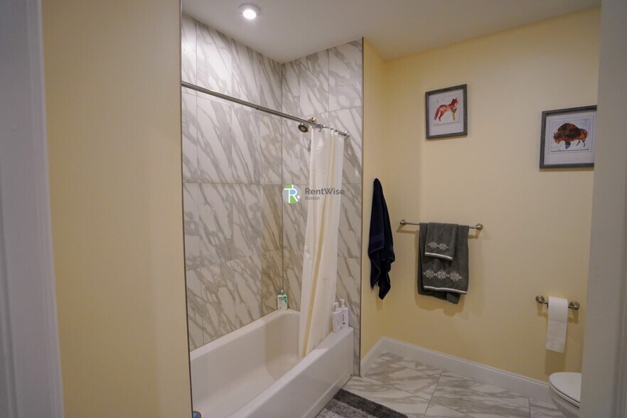 Building Photo - 315 Broadway