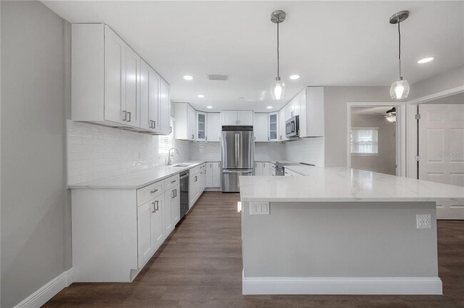 Building Photo - 6901 S Fitzgerald St