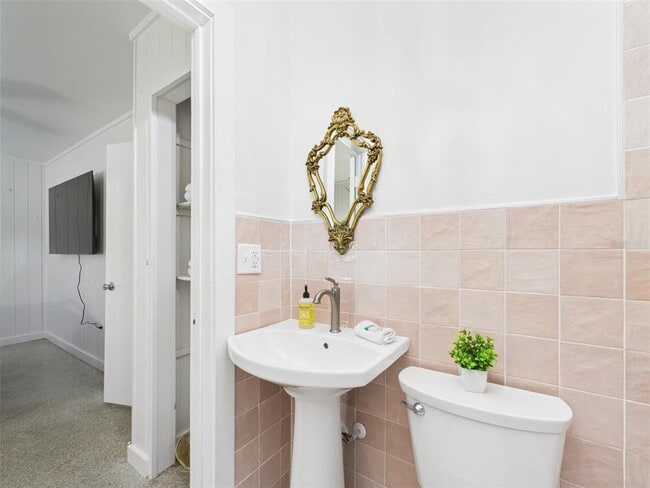 Building Photo - 222 7th St NW