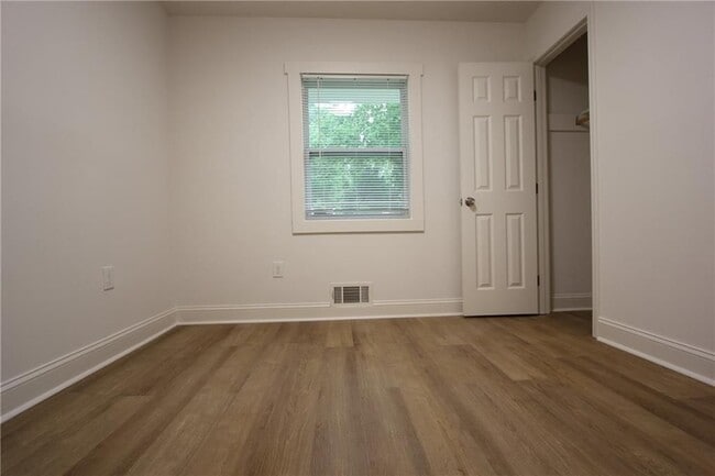 Building Photo - 3533 Larkspur Terrace