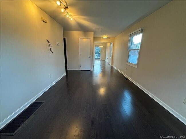 Building Photo - 41 Nash Pl