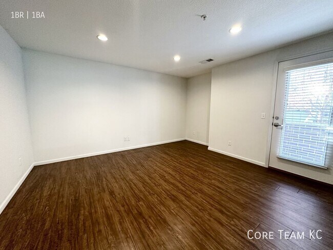 Interior Photo - Vernon on Washington
