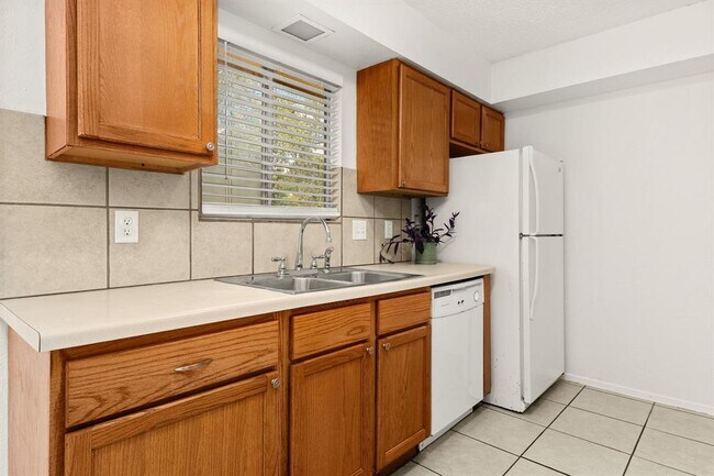 Building Photo - 7908 Peaceful Hill Ln