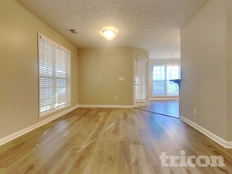 Building Photo - 3021 Tennyson Dr