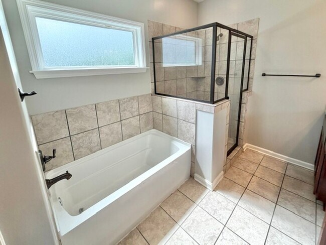 Building Photo - 82 Clear Springs Dr