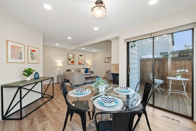Building Photo - 1545 Camden Village Cir