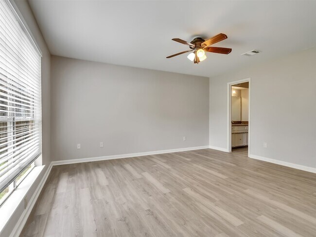 Building Photo - 612 Orangewood Dr