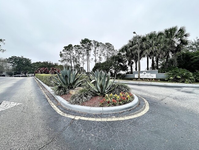 Building Photo - 2516 Grassy Point Dr