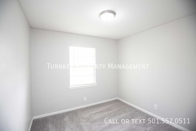 Building Photo - 5205 Wycliffe Dr