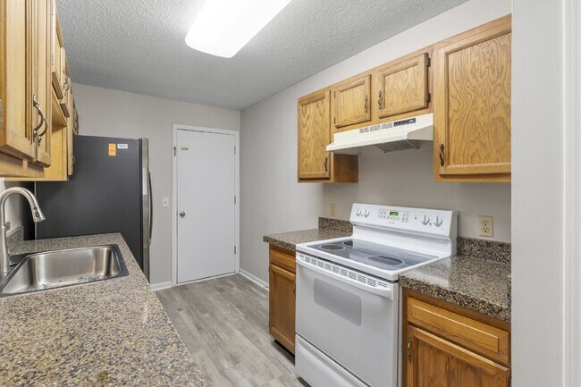 Building Photo - NEWLY RENOVATED in MANDARIN, 3-Bedroom Hom...