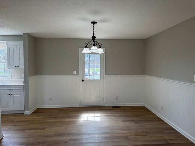 Building Photo - 226 Nottingham Rd