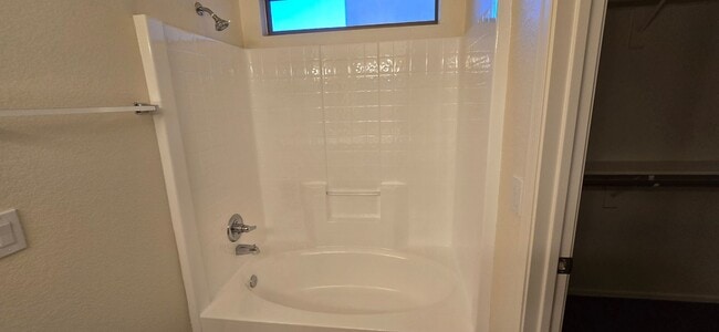 Building Photo - Feels Like Home