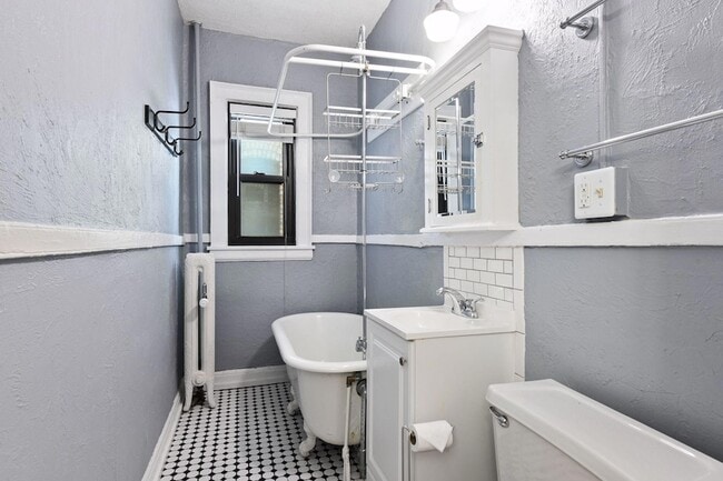 Building Photo - 1204 Harmon Pl
