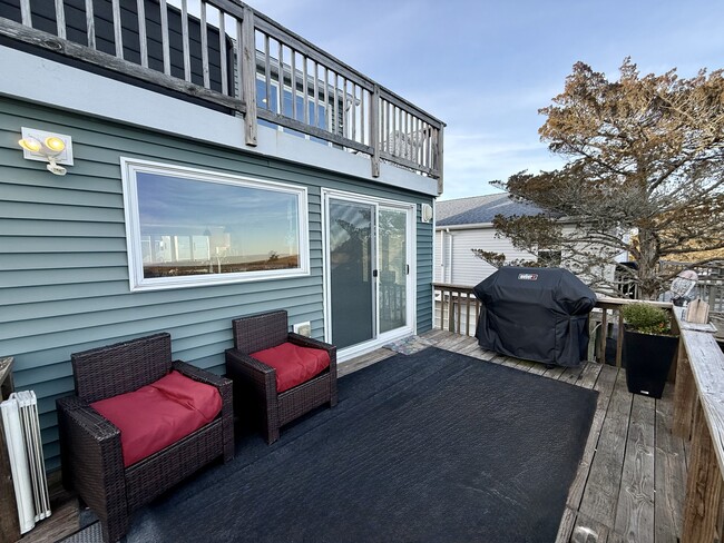 Building Photo - 256 Alley Ave