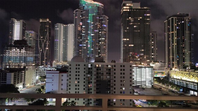 Building Photo - 850 N Miami Ave