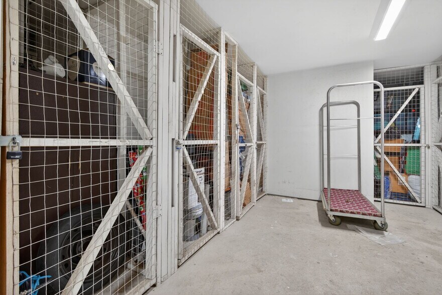 Building Photo - 159 Drummers Ln