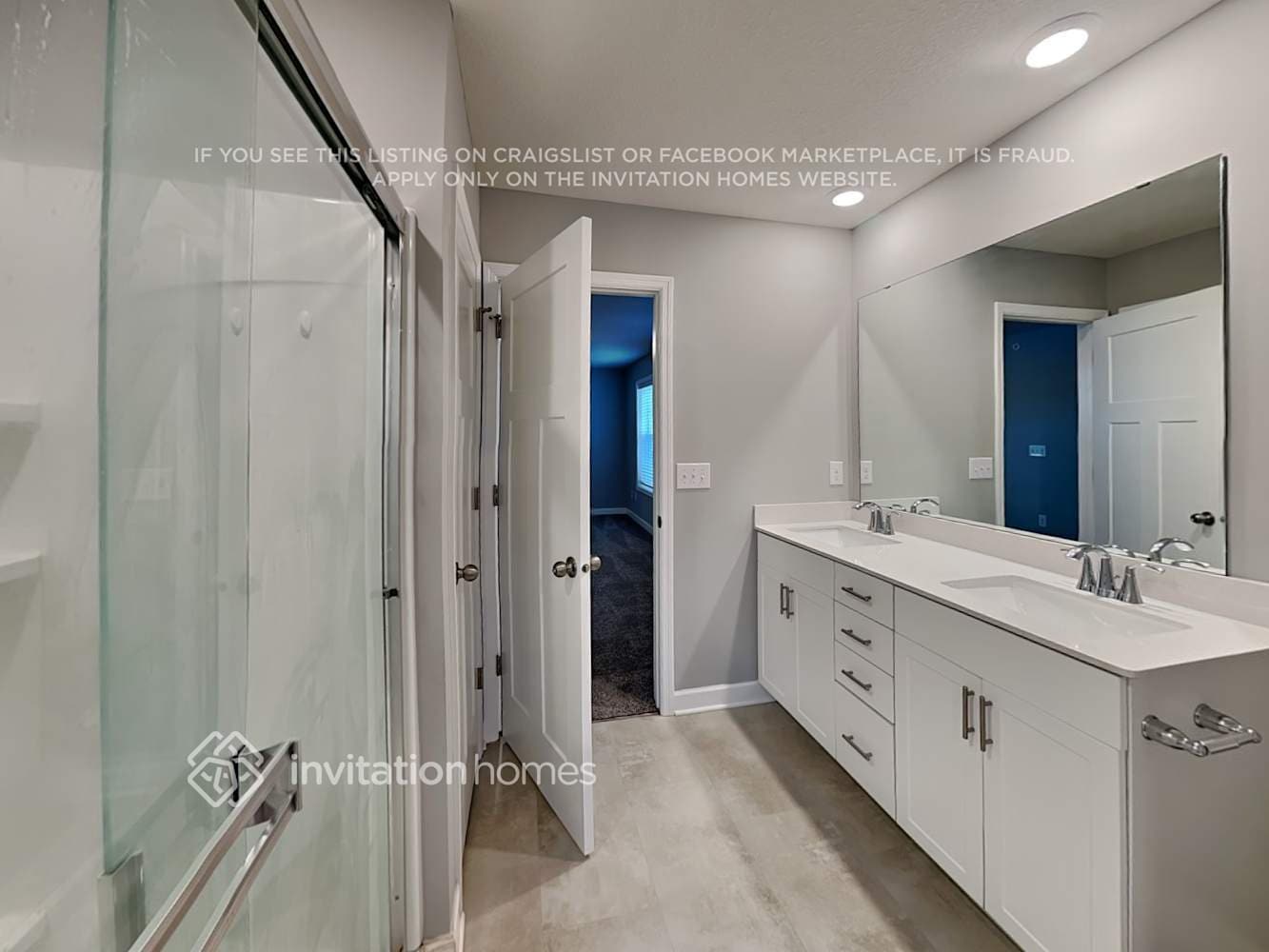 Building Photo - 10900 Everest Pl N