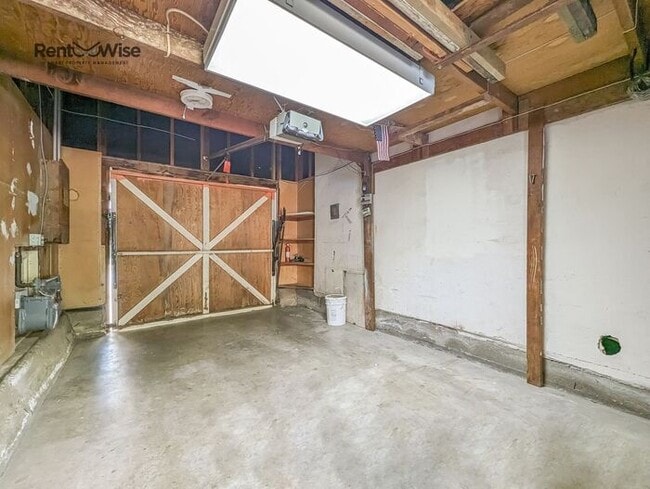 Building Photo - 3016 Del Ray St