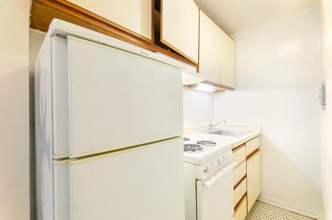 Building Photo - 1430 N Dearborn Pkwy