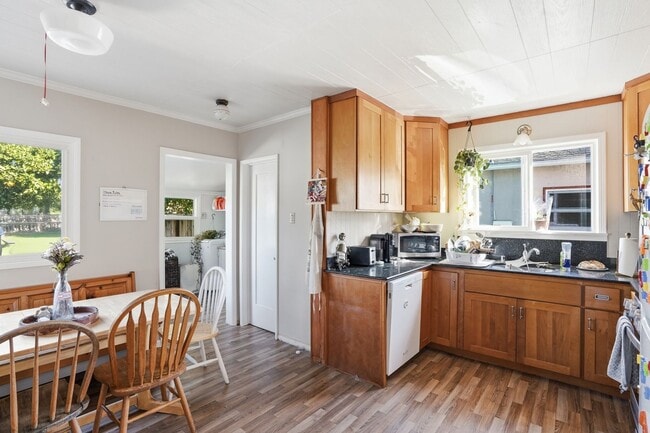 Building Photo - 811 Mission St