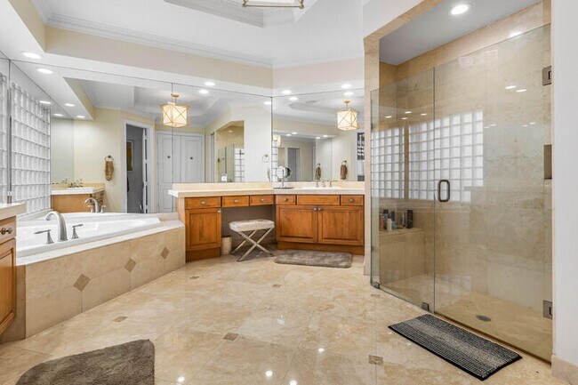 Building Photo - 16251 Bristol Pointe Dr