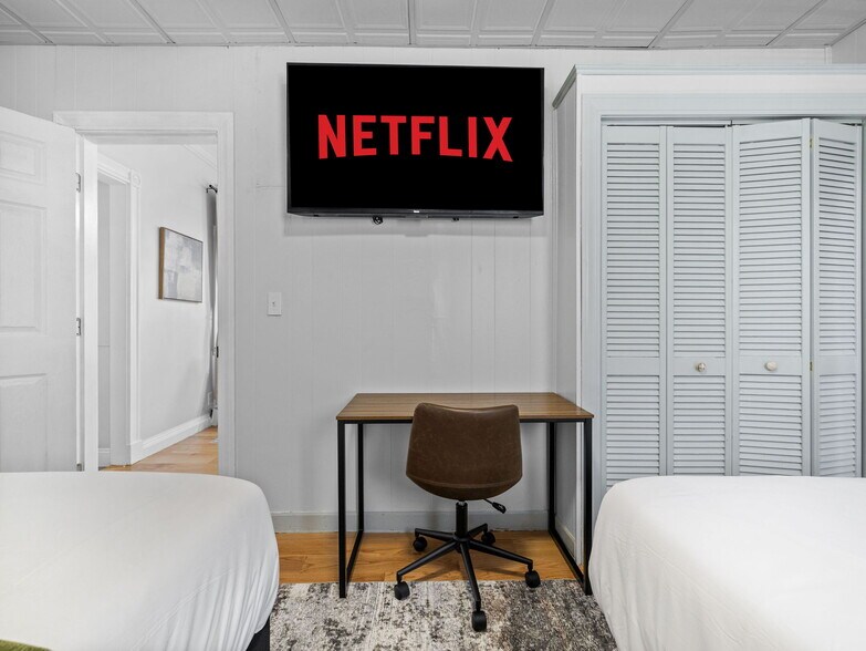 Building Photo - 110 Glen St