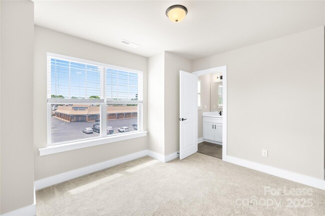 Building Photo - 4126 Salient St