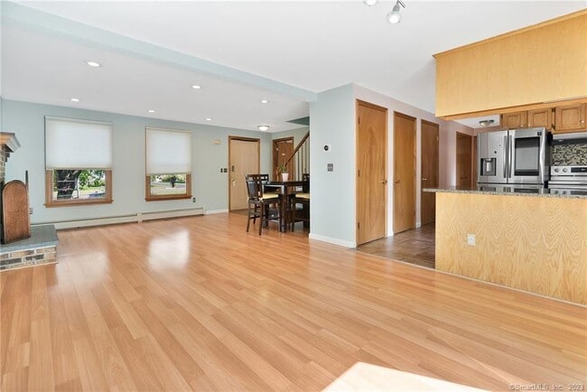 Building Photo - 25 Walcott Green