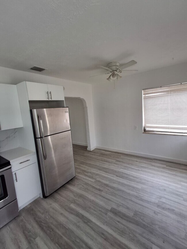 Building Photo - 1841 Taft St