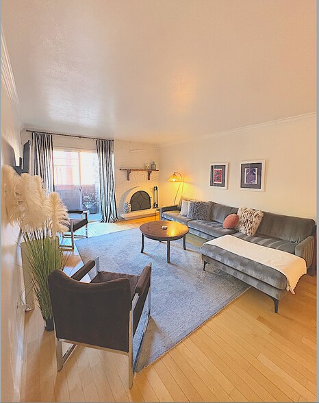 Building Photo - 252 N Pennsylvania St