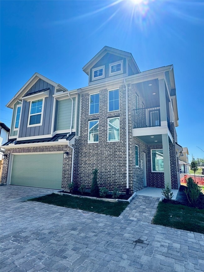 Building Photo - 1210 Shaded Rock Dr