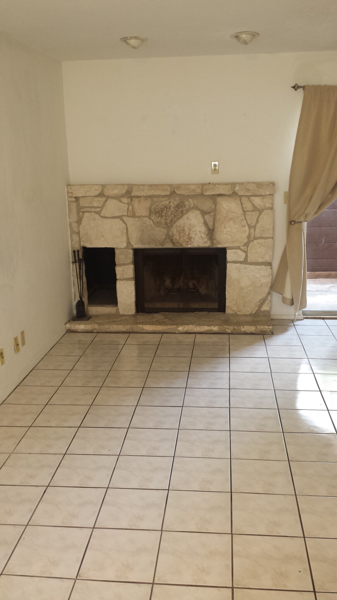 Building Photo - 10527 Perrin Beitel Rd