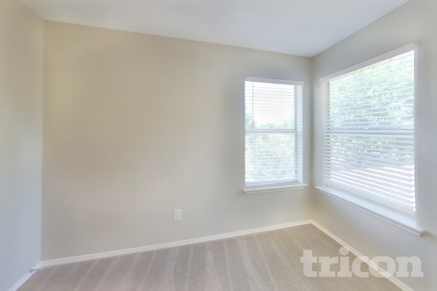 Building Photo - 813 Indigo Terrace